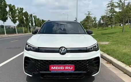 Volkswagen Tiguan, 2025 год, 3 812 444 рублей, 2 фотография