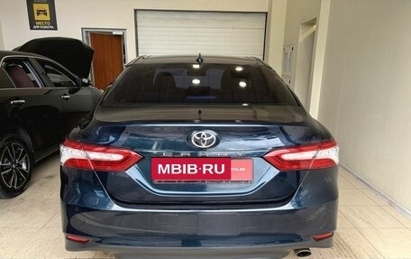 Toyota Camry, 2018 год, 2 250 000 рублей, 5 фотография