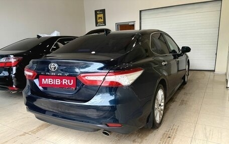 Toyota Camry, 2018 год, 2 250 000 рублей, 4 фотография