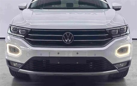 Volkswagen T-Roc I, 2023 год, 1 480 000 рублей, 3 фотография