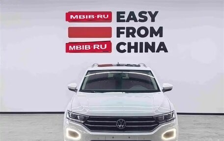 Volkswagen T-Roc I, 2023 год, 1 480 000 рублей, 2 фотография