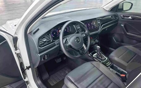 Volkswagen T-Roc I, 2023 год, 1 480 000 рублей, 8 фотография