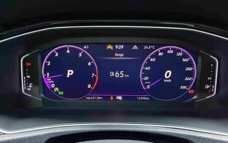 Volkswagen T-Roc I, 2023 год, 1 480 000 рублей, 11 фотография