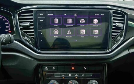 Volkswagen T-Roc I, 2023 год, 1 480 000 рублей, 12 фотография