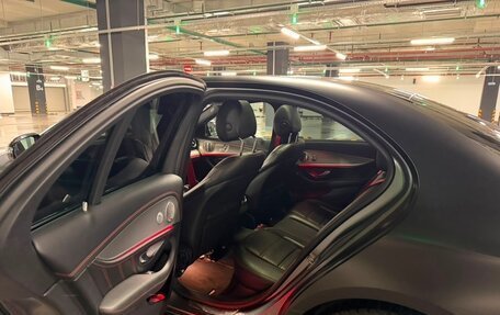 Mercedes-Benz E-Класс AMG, 2017 год, 2 800 000 рублей, 10 фотография