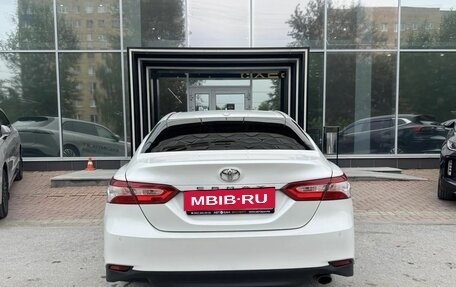 Toyota Camry, 2020 год, 2 675 000 рублей, 5 фотография