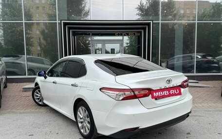 Toyota Camry, 2020 год, 2 675 000 рублей, 6 фотография