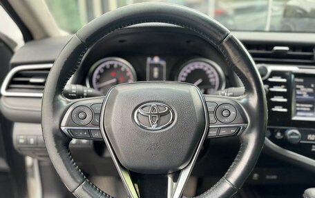 Toyota Camry, 2020 год, 2 675 000 рублей, 10 фотография