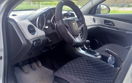 Chevrolet Cruze II, 2011 год, 700 000 рублей, 9 фотография