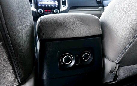 Mitsubishi Pajero IV, 2017 год, 2 999 000 рублей, 18 фотография