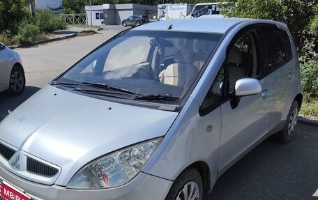 Mitsubishi Colt VI рестайлинг, 2003 год, 230 000 рублей, 2 фотография