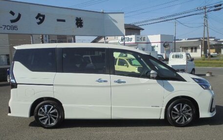 Nissan Serena IV, 2022 год, 2 200 000 рублей, 4 фотография