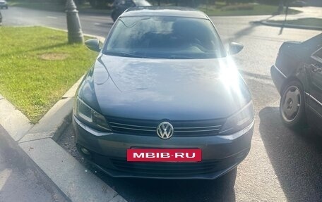 Volkswagen Jetta VI, 2012 год, 980 000 рублей, 2 фотография