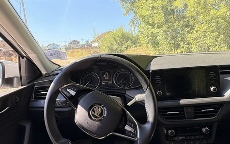 Skoda Rapid II, 2022 год, 1 800 000 рублей, 8 фотография