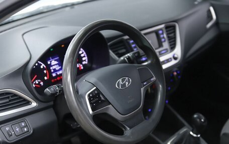 Hyundai Solaris II рестайлинг, 2018 год, 1 050 000 рублей, 14 фотография