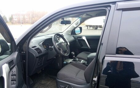 Toyota Land Cruiser Prado 150 рестайлинг 2, 2022 год, 6 990 000 рублей, 6 фотография