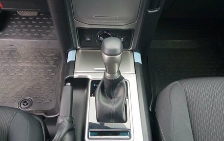 Toyota Land Cruiser Prado 150 рестайлинг 2, 2022 год, 6 990 000 рублей, 7 фотография