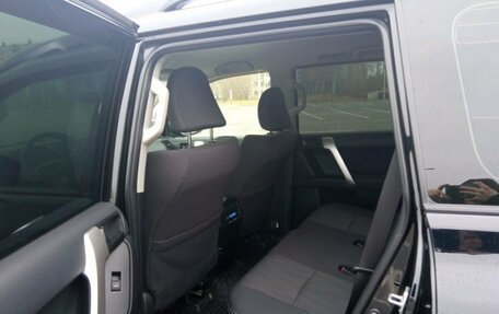 Toyota Land Cruiser Prado 150 рестайлинг 2, 2022 год, 6 990 000 рублей, 11 фотография