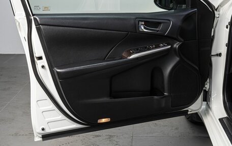 Toyota Camry, 2018 год, 2 350 000 рублей, 11 фотография
