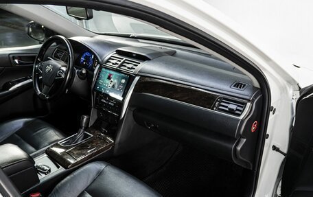 Toyota Camry, 2018 год, 2 350 000 рублей, 17 фотография