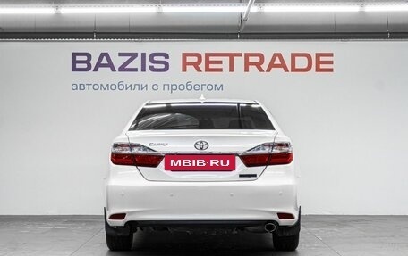 Toyota Camry, 2018 год, 2 350 000 рублей, 7 фотография