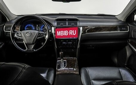 Toyota Camry, 2018 год, 2 350 000 рублей, 19 фотография