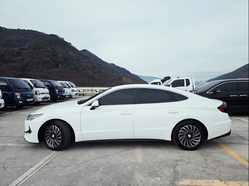 Hyundai Sonata VIII, 2023 год, 2 000 000 рублей, 2 фотография