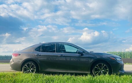 Toyota Camry, 2020 год, 2 700 000 рублей, 5 фотография