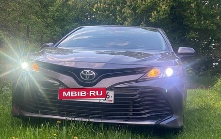 Toyota Camry, 2020 год, 2 700 000 рублей, 13 фотография
