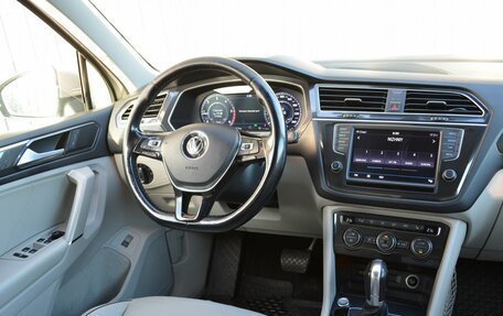 Volkswagen Tiguan II, 2017 год, 2 249 999 рублей, 12 фотография