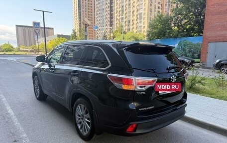 Toyota Highlander III, 2014 год, 2 470 000 рублей, 4 фотография