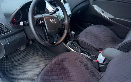 Hyundai Solaris II рестайлинг, 2015 год, 850 000 рублей, 2 фотография