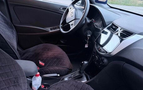 Hyundai Solaris II рестайлинг, 2015 год, 850 000 рублей, 5 фотография