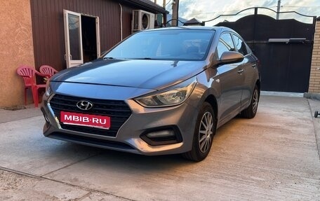 Hyundai Solaris II рестайлинг, 2017 год, 790 000 рублей, 1 фотография