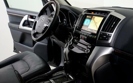 Toyota Land Cruiser 200, 2015 год, 4 900 000 рублей, 24 фотография