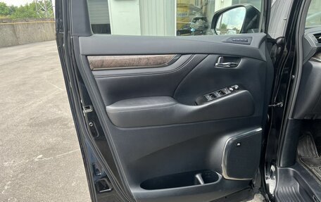 Toyota Alphard III, 2019 год, 4 550 000 рублей, 21 фотография