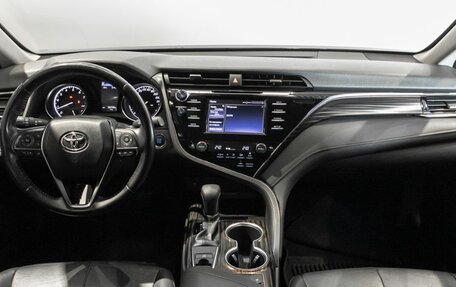 Toyota Camry, 2020 год, 2 999 000 рублей, 6 фотография
