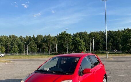 Toyota Yaris III рестайлинг, 2008 год, 650 000 рублей, 1 фотография