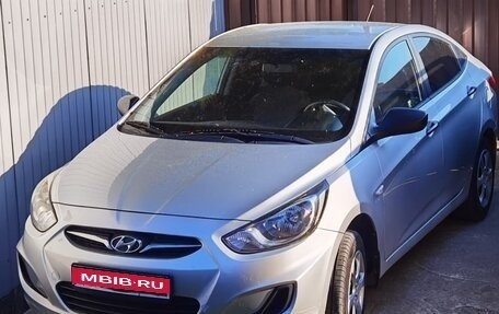 Hyundai Solaris II рестайлинг, 2013 год, 750 000 рублей, 1 фотография