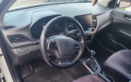 Hyundai Solaris II рестайлинг, 2021 год, 1 400 000 рублей, 5 фотография
