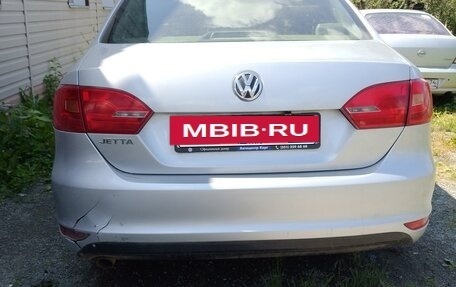 Volkswagen Jetta VI, 2013 год, 670 000 рублей, 4 фотография