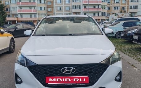 Hyundai Solaris II рестайлинг, 2021 год, 1 400 000 рублей, 2 фотография