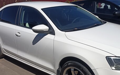 Volkswagen Jetta VI, 2011 год, 685 000 рублей, 2 фотография