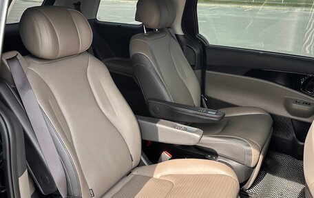 KIA Carnival, 2024 год, 5 790 000 рублей, 27 фотография