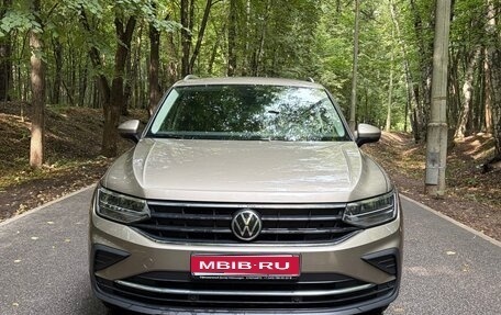 Volkswagen Tiguan II, 2021 год, 3 200 000 рублей, 1 фотография