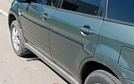 Mitsubishi Outlander III рестайлинг 3, 2003 год, 360 000 рублей, 4 фотография