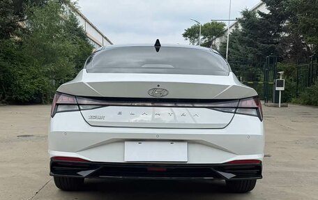 Hyundai Elantra, 2022 год, 1 600 000 рублей, 6 фотография