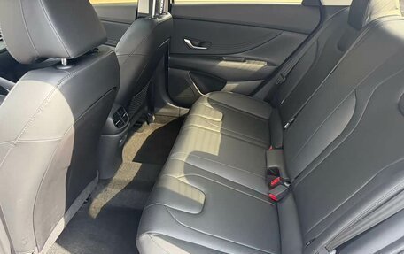 Hyundai Elantra, 2022 год, 1 600 000 рублей, 21 фотография