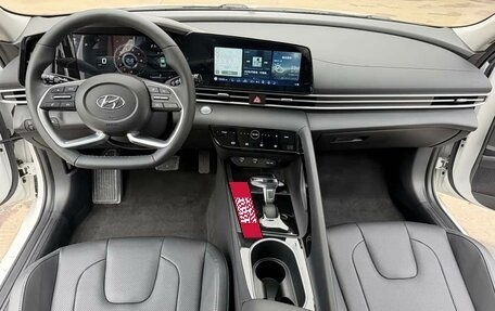 Hyundai Elantra, 2022 год, 1 600 000 рублей, 11 фотография
