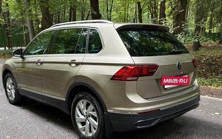 Volkswagen Tiguan II, 2021 год, 3 200 000 рублей, 6 фотография